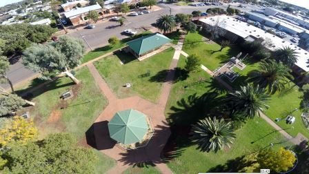 drummond_park_rotunda_to_council_building_and_linsley_st.jpg